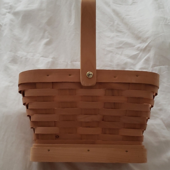 Basket with movable handle. - Picture 4 of 4